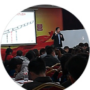 專家輔導(dǎo)、現(xiàn)場沙龍，更多干貨與人脈資源